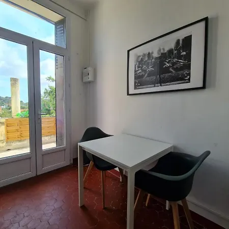 T2 - 35m2 - Coin Terrasse - Parking Facile - Wifi Διαμέρισμα *