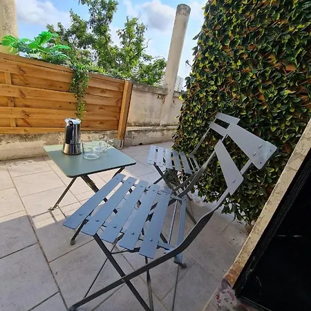 T2 - 35m2 - Coin Terrasse - Parking Facile - Wifi Διαμέρισμα Τουλόν